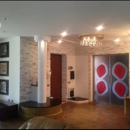 Colle La Guardia בית הארחה